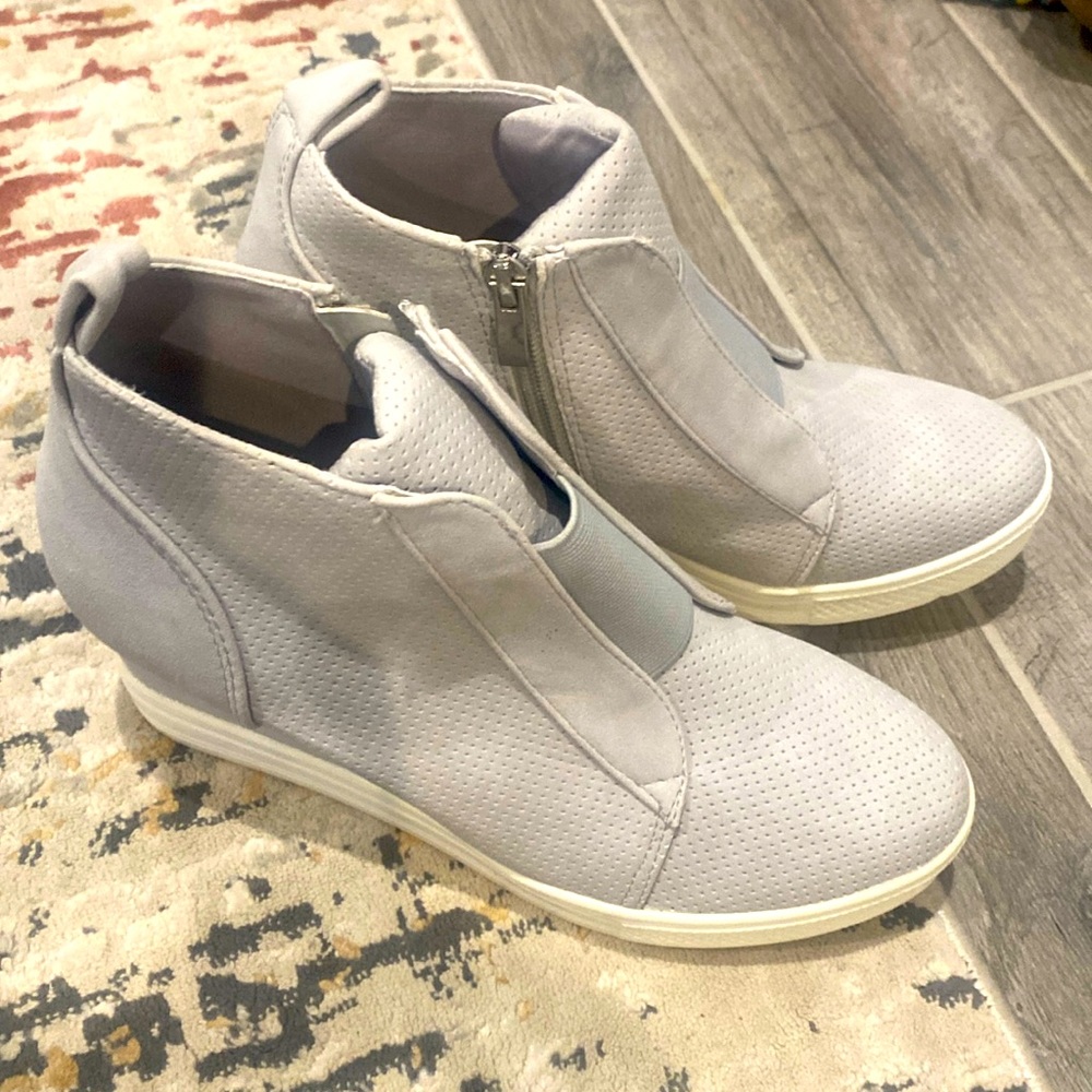 Brand new Vici wedge sneakers. Size 8.5